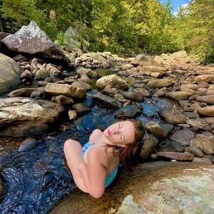 Meet your Posher, Abby